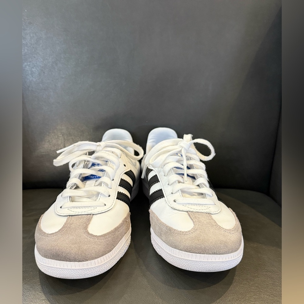 Adidas Samba OG shoe, size 5.5 big kids 7-7.5 women’s